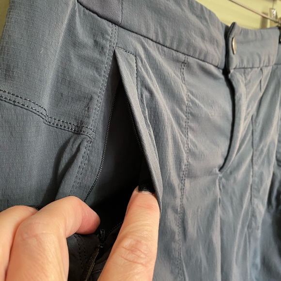 Athleta Bermuda‎ Shorts, Size 10 - Picture 3 of 5